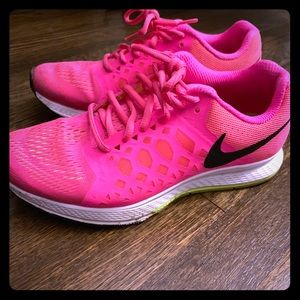 Bright pink Nike Pegasus 31 sz. 8 running shoe